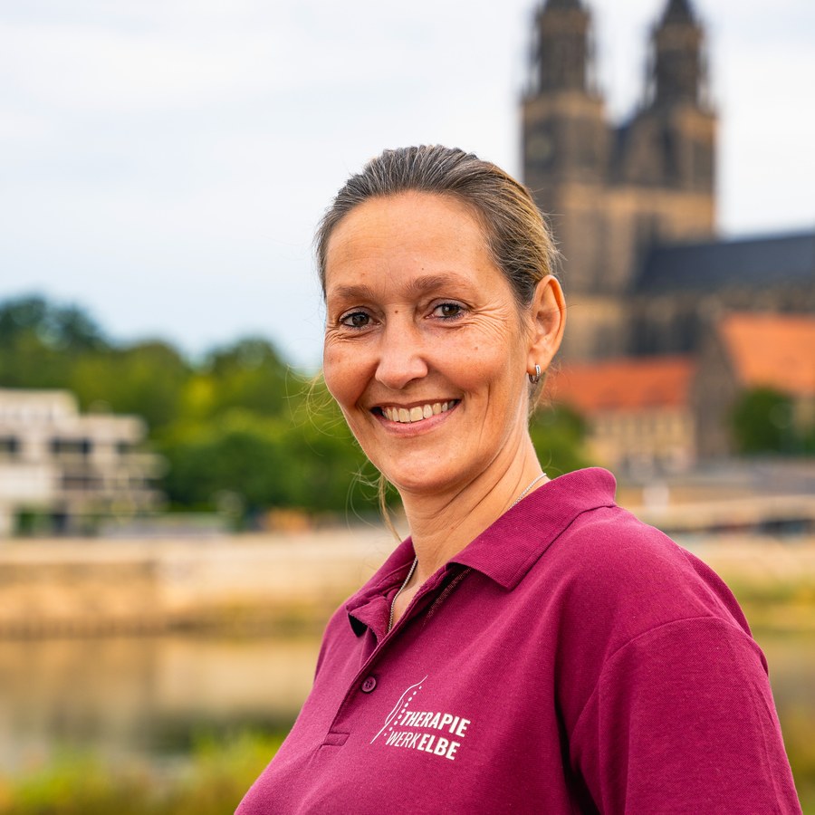 Ramona, Masseurin und medizinische Bademeisterin